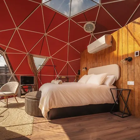 Domade Glamping Dome *